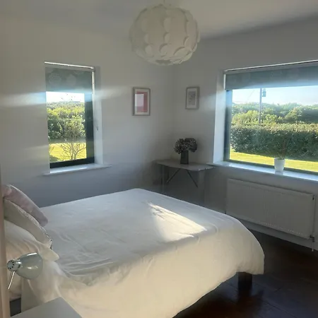 Sea View 5 Bedrooms Sleeps 10 People Ferienhaus *